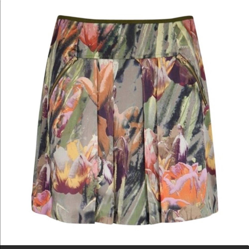 Stunning Silk Ted Baker Skirt - Picture 2 of 2